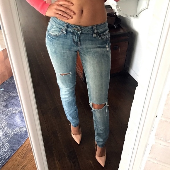 Z.co Denim - 👖Ripped low waist blue jeans!